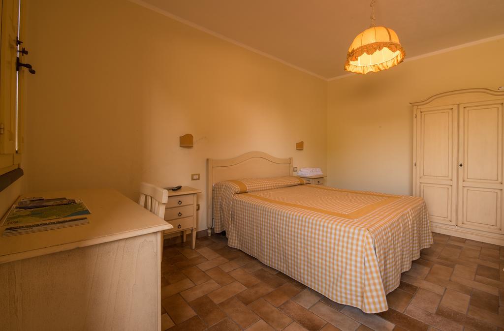 B&B Corte Degli Struzzi Pescia Romana Exteriör bild