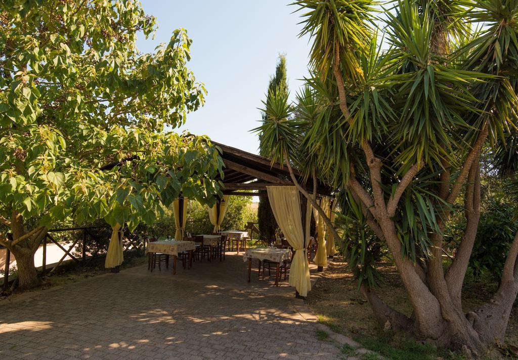B&B Corte Degli Struzzi Pescia Romana Exteriör bild